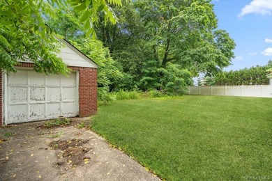 Nestled in the heart of Lindenhurst Village, this classic - photo 21