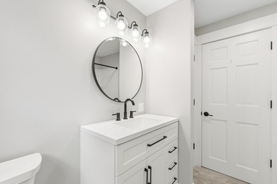 This beautifully renovated single-family home is move-in ready - photo 21