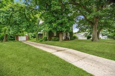 Nestled in the heart of Lindenhurst Village, this classic - photo 22