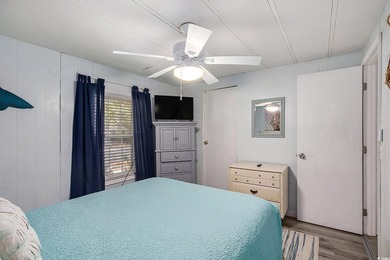 Welcome to this beautifully upgraded 4-bedroom, 2-bathroom home - photo 24