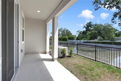 Welcome to this beautifully designed 3-bedroom, 2.5-bathroom - photo 24