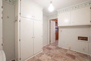 Large 4 bedroom home on a corner lot in Alice dr school - photo 26