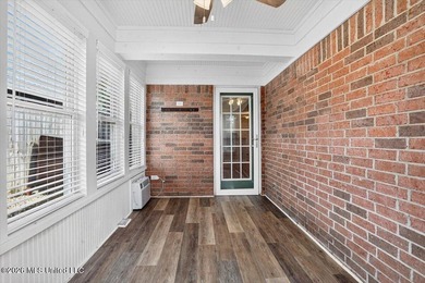 Welcome to this beautifully maintained 4 bedroom, 2 bathroom - photo 27