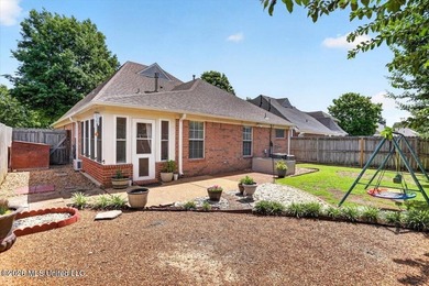 Welcome to this beautifully maintained 4 bedroom, 2 bathroom - photo 28