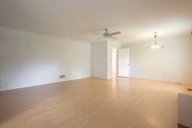Large 4 bedroom home on a corner lot in Alice dr school - photo 29