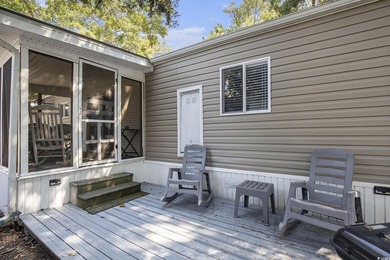 Welcome to this beautifully upgraded 4-bedroom, 2-bathroom home - photo 32