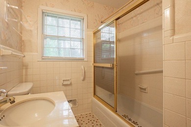 Large 4 bedroom home on a corner lot in Alice dr school - photo 37