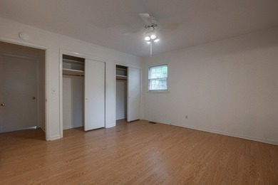 Large 4 bedroom home on a corner lot in Alice dr school - photo 40