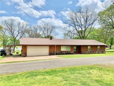 Kerr Reservoir Home For Sale in Stigler Oklahoma