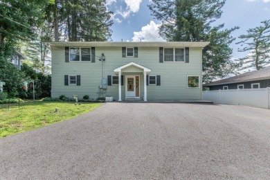Lake Home For Sale in Saylorsburg, Pennsylvania