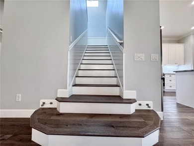 Short Sale. This beautifully updated 4-bedroom, 4.5-bath home in - photo 31