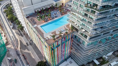 Bright & Spacious 2 bedroom + Den corner unit located in the