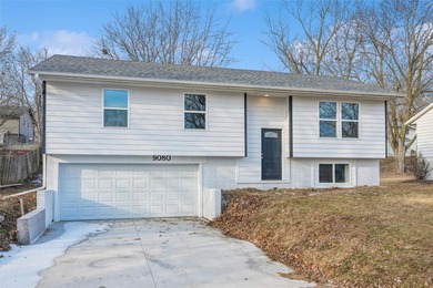 Lake Colechester Home For Sale in Norwalk Iowa