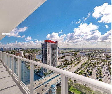 Motivated seller - bring offers! Fully furnished and turnkey - photo 1