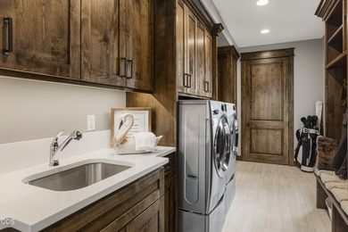 Elevate your lifestyle at this stately, airy sanctuary in - photo 21