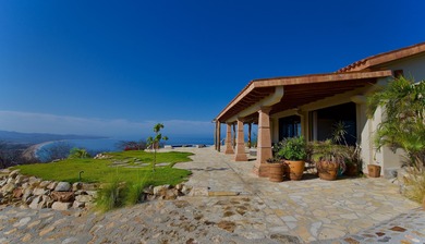 Perched on a dramatic bluff above the Pacific Ocean, MARALUZ is - photo 32