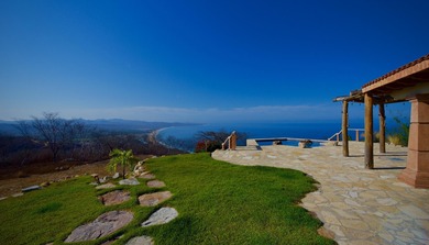 Perched on a dramatic bluff above the Pacific Ocean, MARALUZ is - photo 33