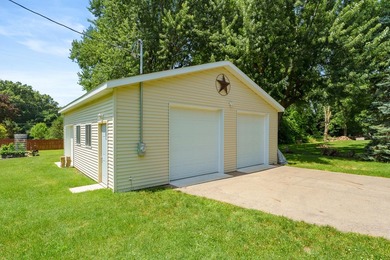 Welcome to Sister Lakes, where lake living and year round - photo 4