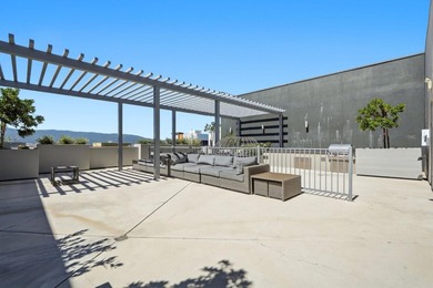 Top-floor, corner-unit penthouse in Communications Hill, 3 bed - photo 34