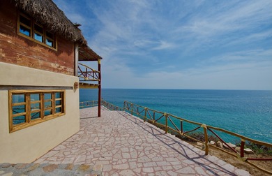Perched on a dramatic bluff above the Pacific Ocean, MARALUZ is - photo 44