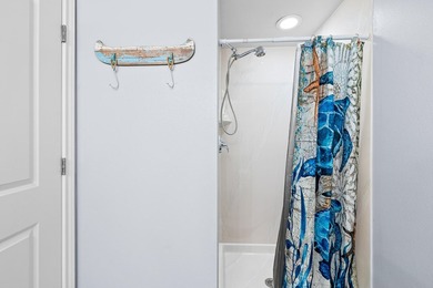 Beautifully updated and fully furnished 2BR + bunkroom/3BA condo - photo 12