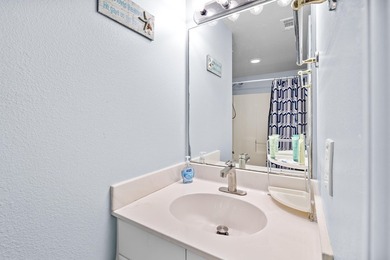 Beautifully updated and fully furnished 2BR + bunkroom/3BA condo - photo 17