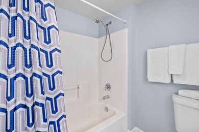 Beautifully updated and fully furnished 2BR + bunkroom/3BA condo - photo 18
