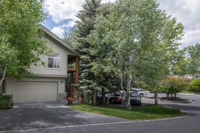 Big Wood River Condo Sale Pending in Sun Valley Idaho