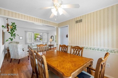 A true charmer in sought after Mapletree! Original owners are - photo 13