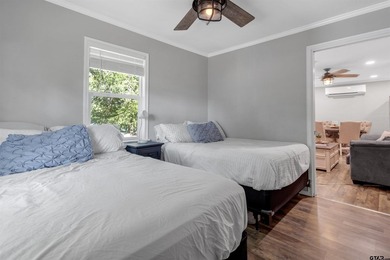 Welcome to your ideal waterfront retreat! This beautifully - photo 21