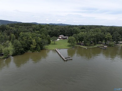 Rare opportunity on Weiss Lake! This beautifully updated 4BR/3BA - photo 23