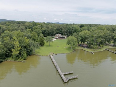 Rare opportunity on Weiss Lake! This beautifully updated 4BR/3BA - photo 24