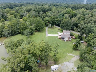 Rare opportunity on Weiss Lake! This beautifully updated 4BR/3BA - photo 26