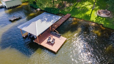 Welcome to your ideal waterfront retreat! This beautifully - photo 34