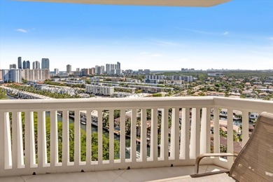 SPECTACULAR PANORAMIC VIEWS FROM THIS HIGH FLOOR FULLY RENOVATED - photo 3