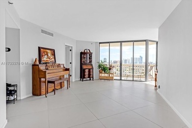 SPECTACULAR PANORAMIC VIEWS FROM THIS HIGH FLOOR FULLY RENOVATED - photo 6