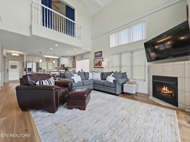 MOTIVATED SELLER! Room for everyone in a gorgeous lakefront - photo 3