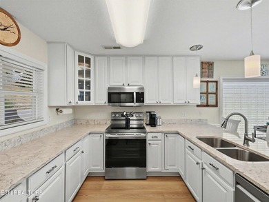 MOTIVATED SELLER! Room for everyone in a gorgeous lakefront - photo 9