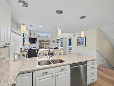 MOTIVATED SELLER! Room for everyone in a gorgeous lakefront - photo 10