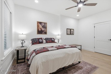 Newly Constructed Stunning Mountain Retreat - Where Luxury Meets - photo 20