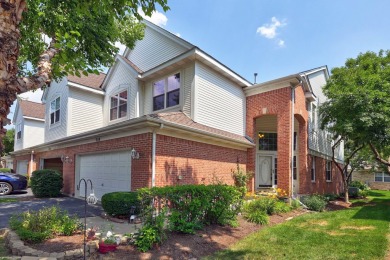 Lake Townhome/Townhouse For Sale in Itasca, Illinois