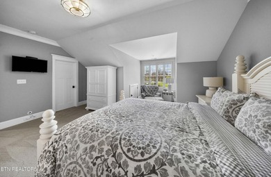 Located in the revered community of Bridgemore, this brick and - photo 34