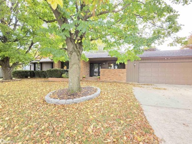 Briarstone Lake Home For Sale in Mason City Iowa