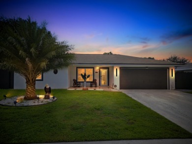 (private lake, pond, creek) Home For Sale in Royal Palm Beach Florida