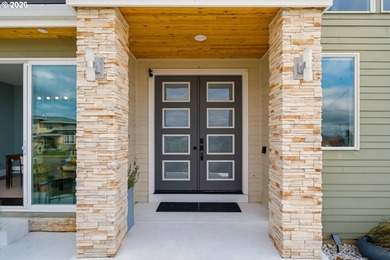 Experience refined Pacific Northwest living in this exceptional - photo 6