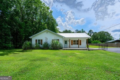 Lake Home For Sale in Five Points, Alabama