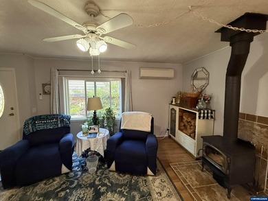 Great neighborhood and location in South Salem. 3 bedroom 2 bath - photo 12