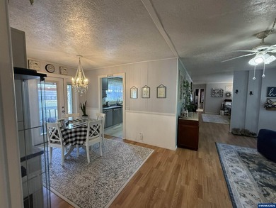 Great neighborhood and location in South Salem. 3 bedroom 2 bath - photo 14