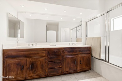 Enjoy resort-style living in this beautifully maintained - photo 20