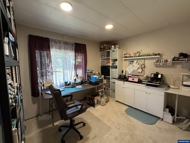 Great neighborhood and location in South Salem. 3 bedroom 2 bath - photo 26